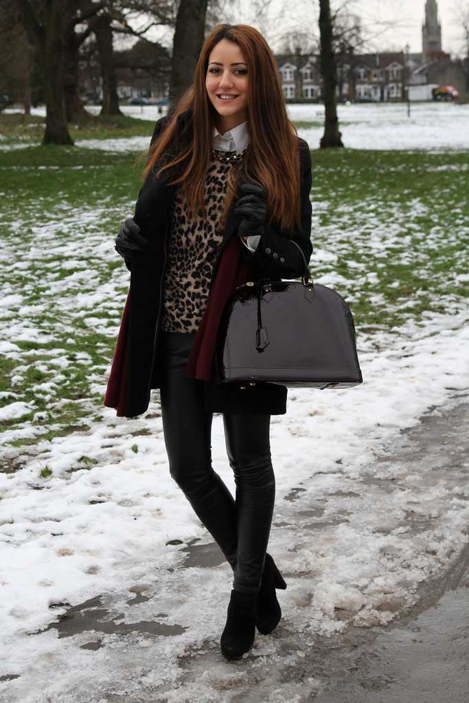 gorgeous girl, pretty coat, burgundy, leoaprd print, blog