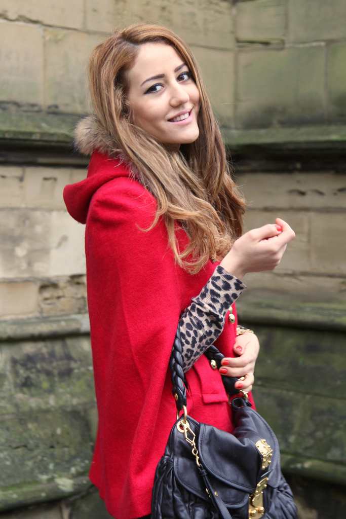 gorgeous red cape, blog, fashion