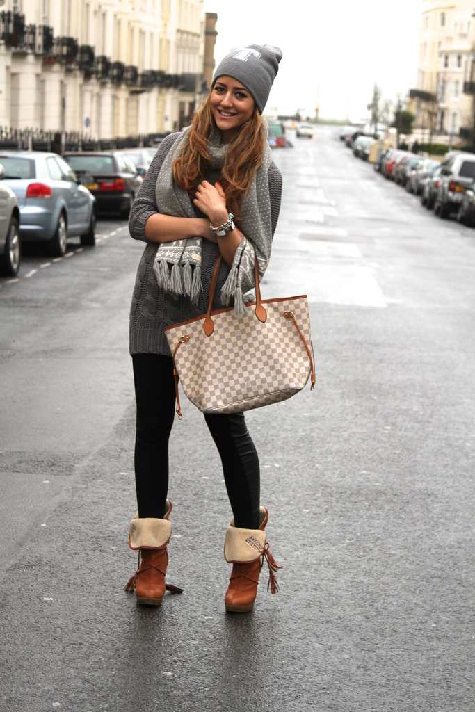 blog louis vuitton fashion, grey hat, grey jumper