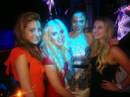 glam and glitter bloggers