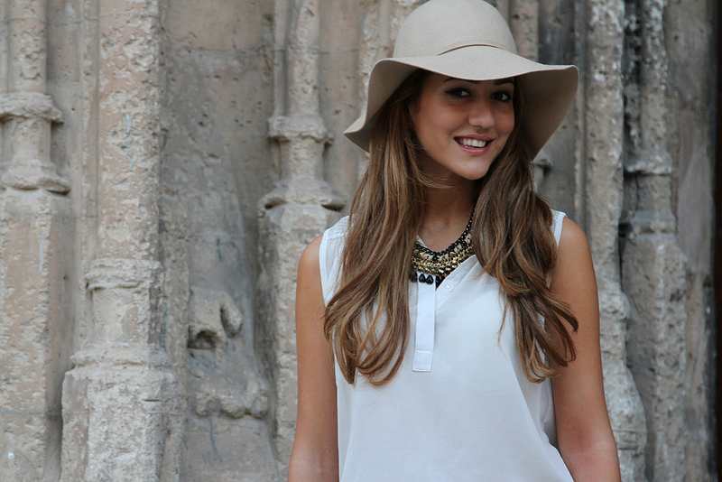 mallorca foord, streetstyle blog, personal style outfit, ootd, valentino shoes, prada saffiano tote, blogger, uk, mallorca, spain, burgundy skirt, white shirt, beige hat,