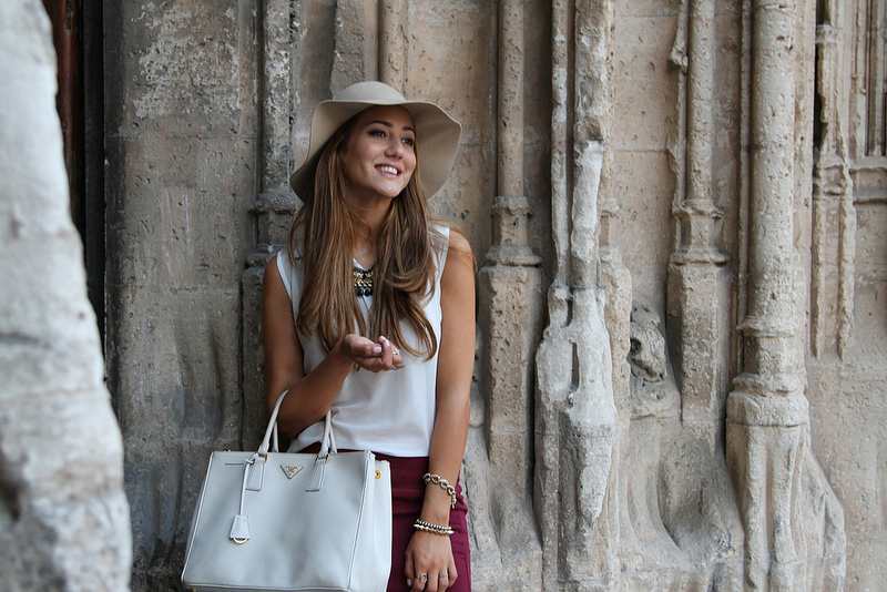 mallorca foord, streetstyle blog, personal style outfit, ootd, valentino shoes, prada saffiano tote, blogger, uk, mallorca, spain, burgundy skirt, white shirt, beige hat,