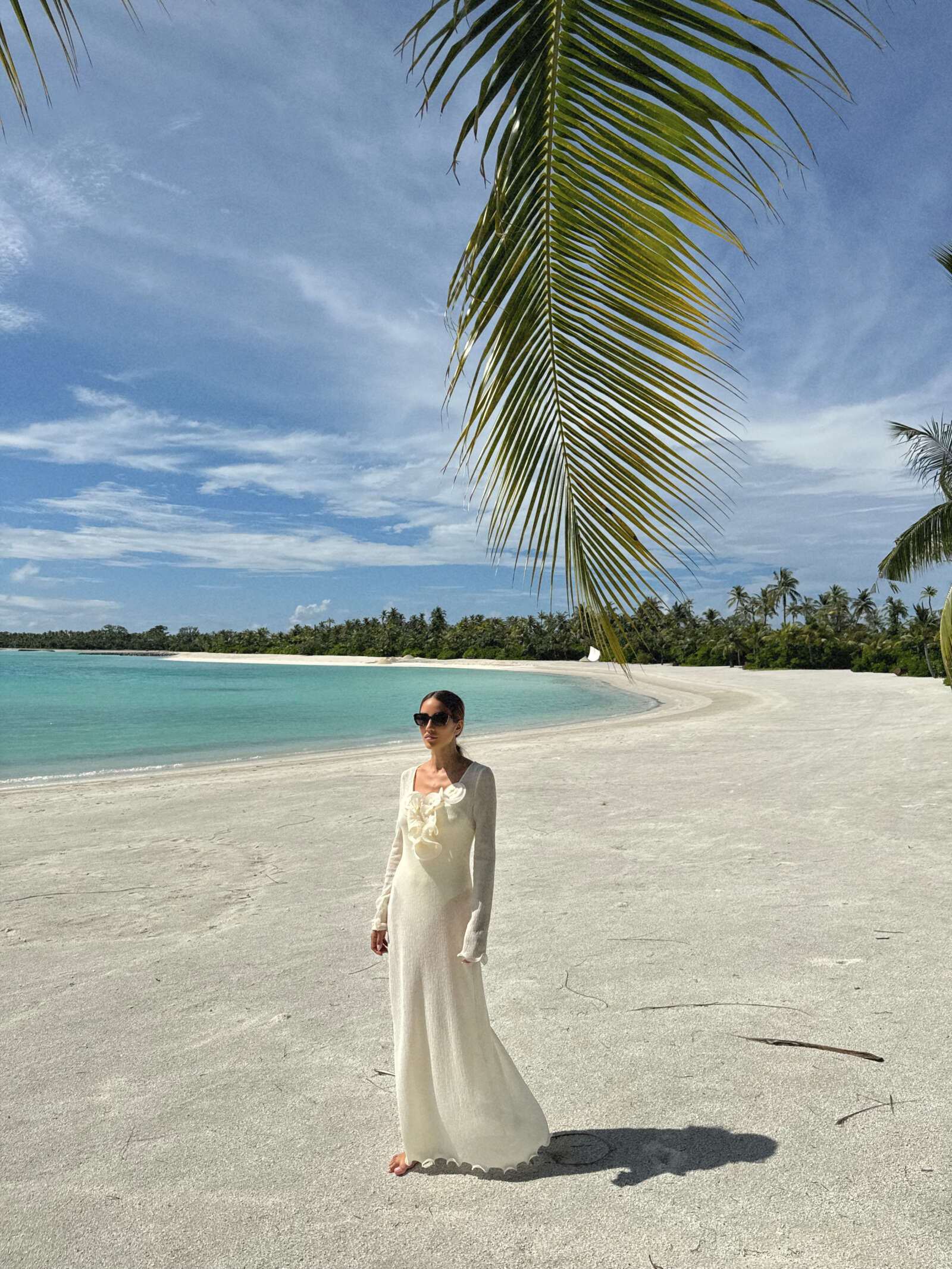 tamara-kalinic-beach-look-summer-magda-butrym-white-dress-maxi
