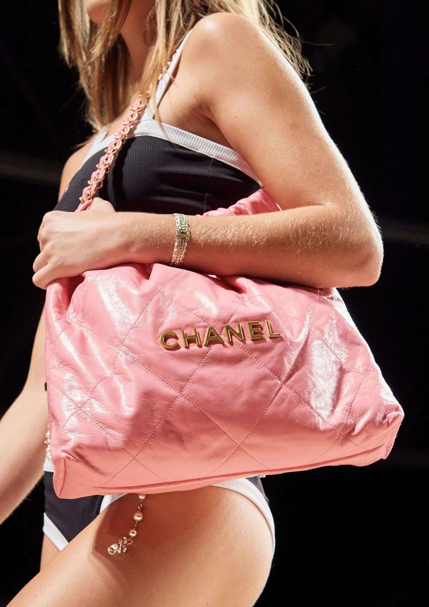 chanel-22-bag-review-tamara-kalinic9 chanel-22-bag-review-tamara-kalinic9