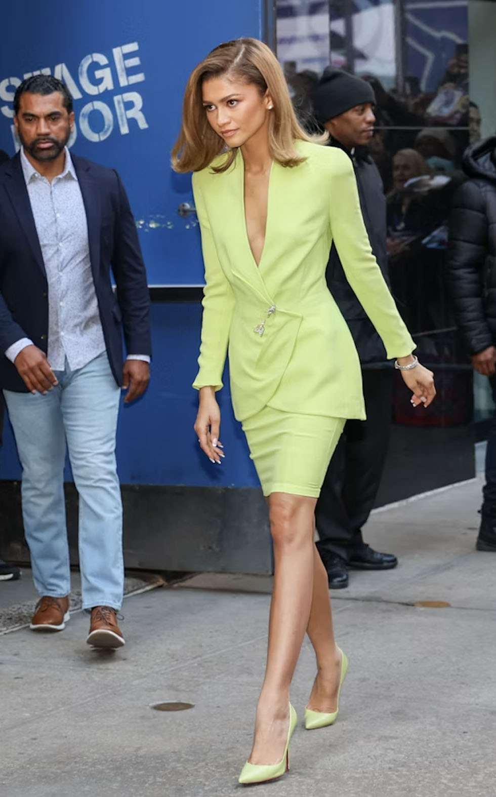 ZENDAYA-TENNIS-BALL-GREEN-BLAZER-SKIRT-tamara-kalinic ZENDAYA-TENNIS-BALL-GREEN-BLAZER-SKIRT-tamara-kalinic