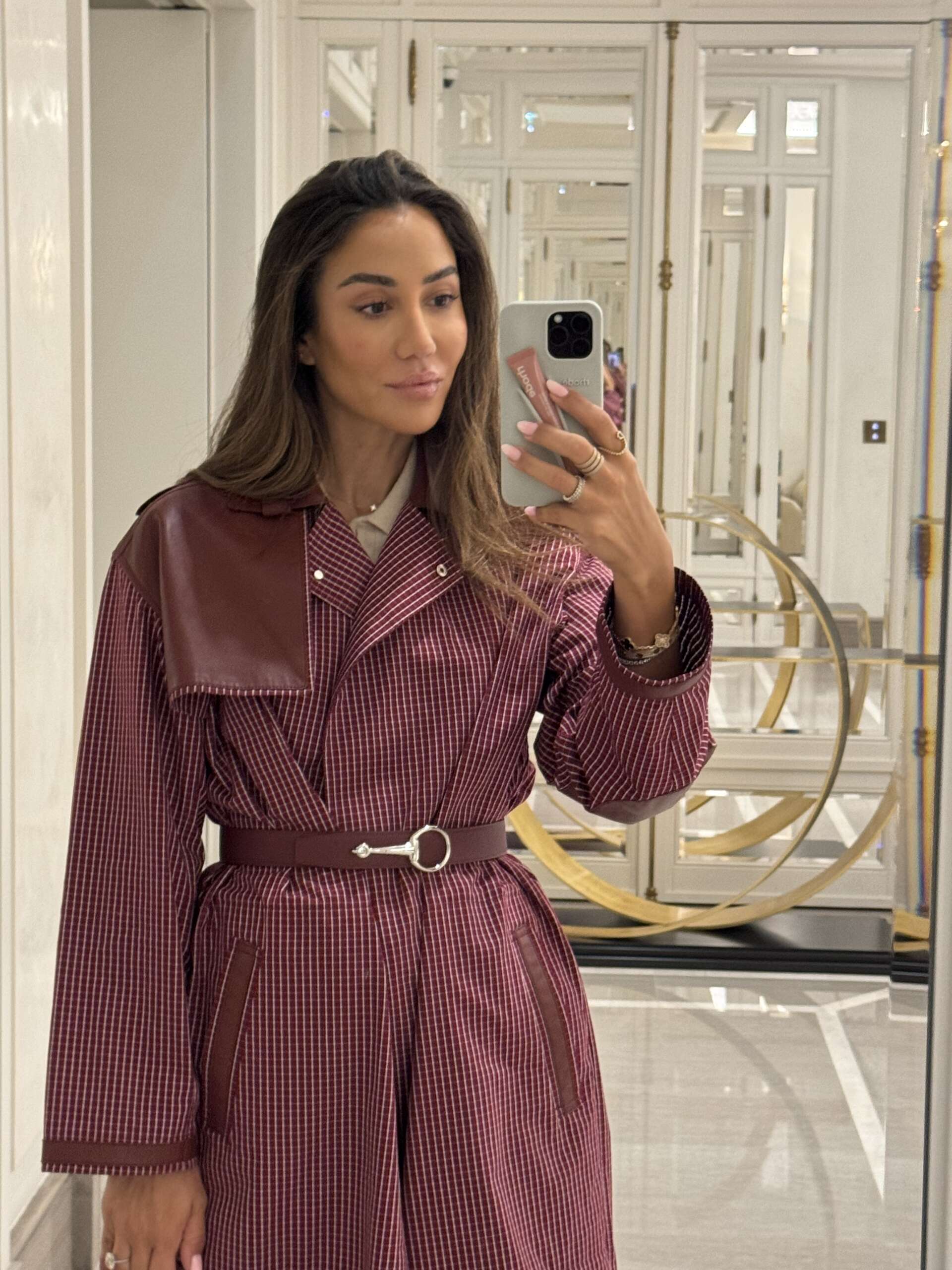 burgundy-looks-tamara-kalinic-8
