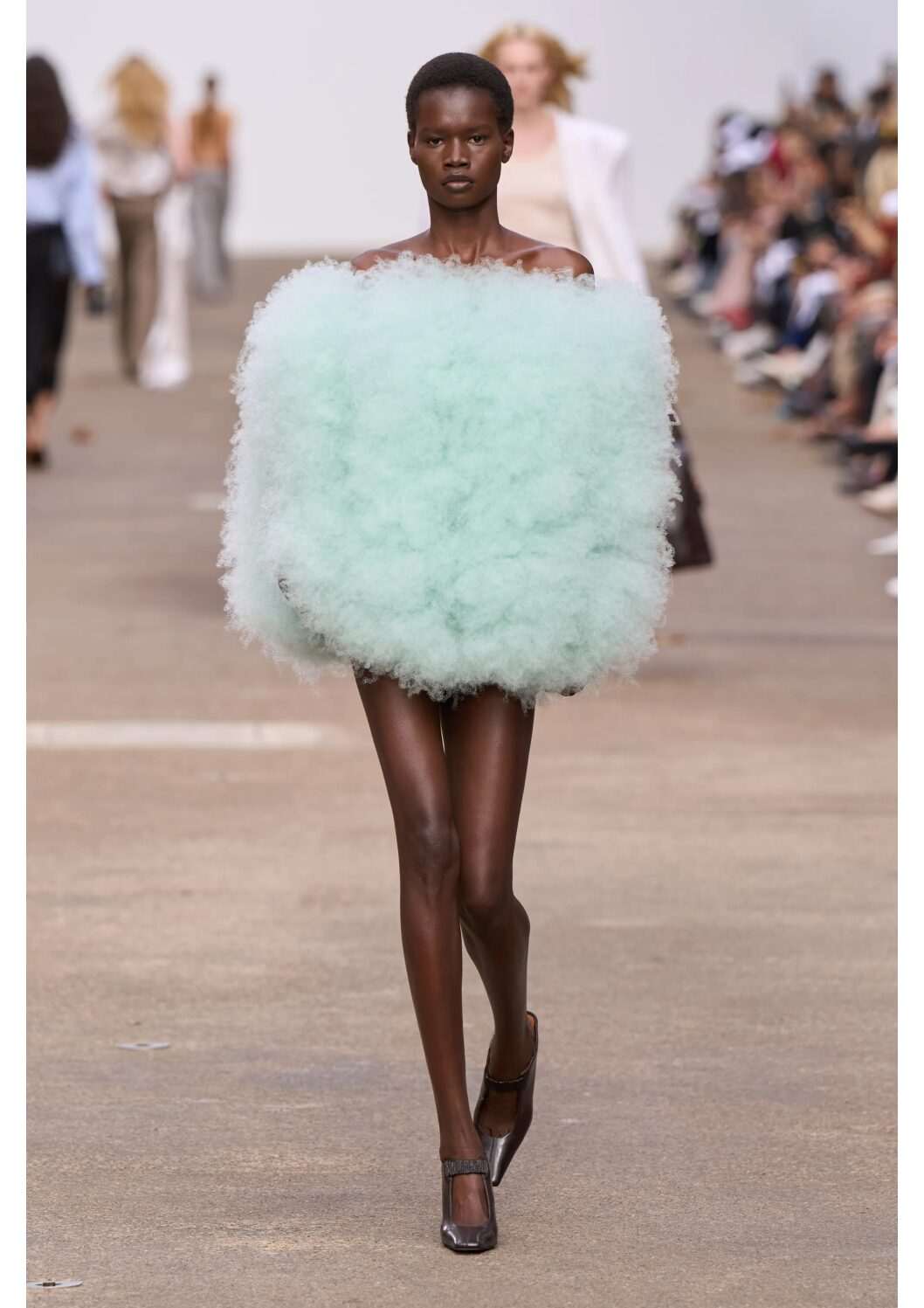 PFW-SS25-trends-tamara-kalinic-pastels-stella-mccartney
