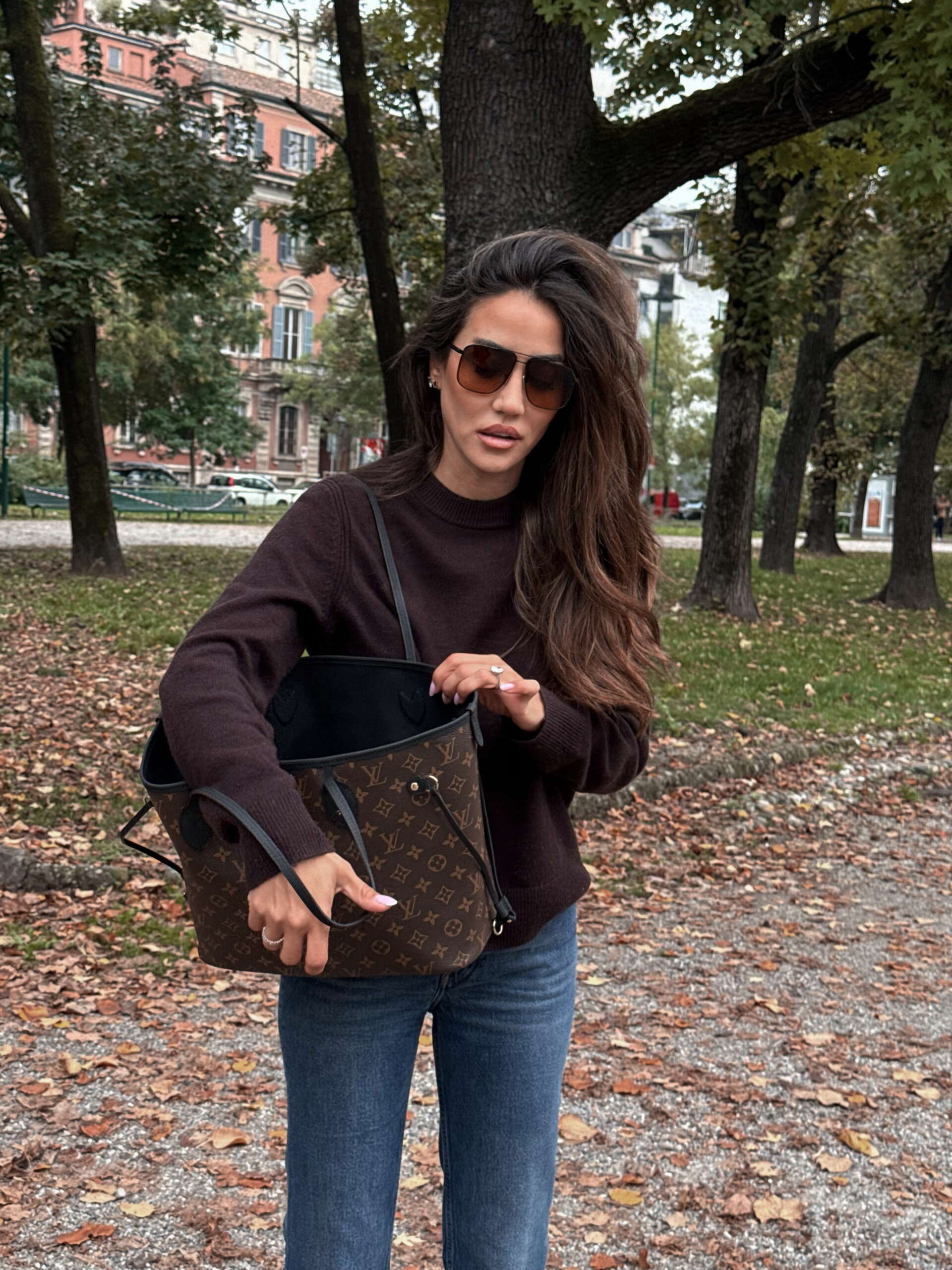 LV-neverfull-inside-out-tamara-kalinic-3