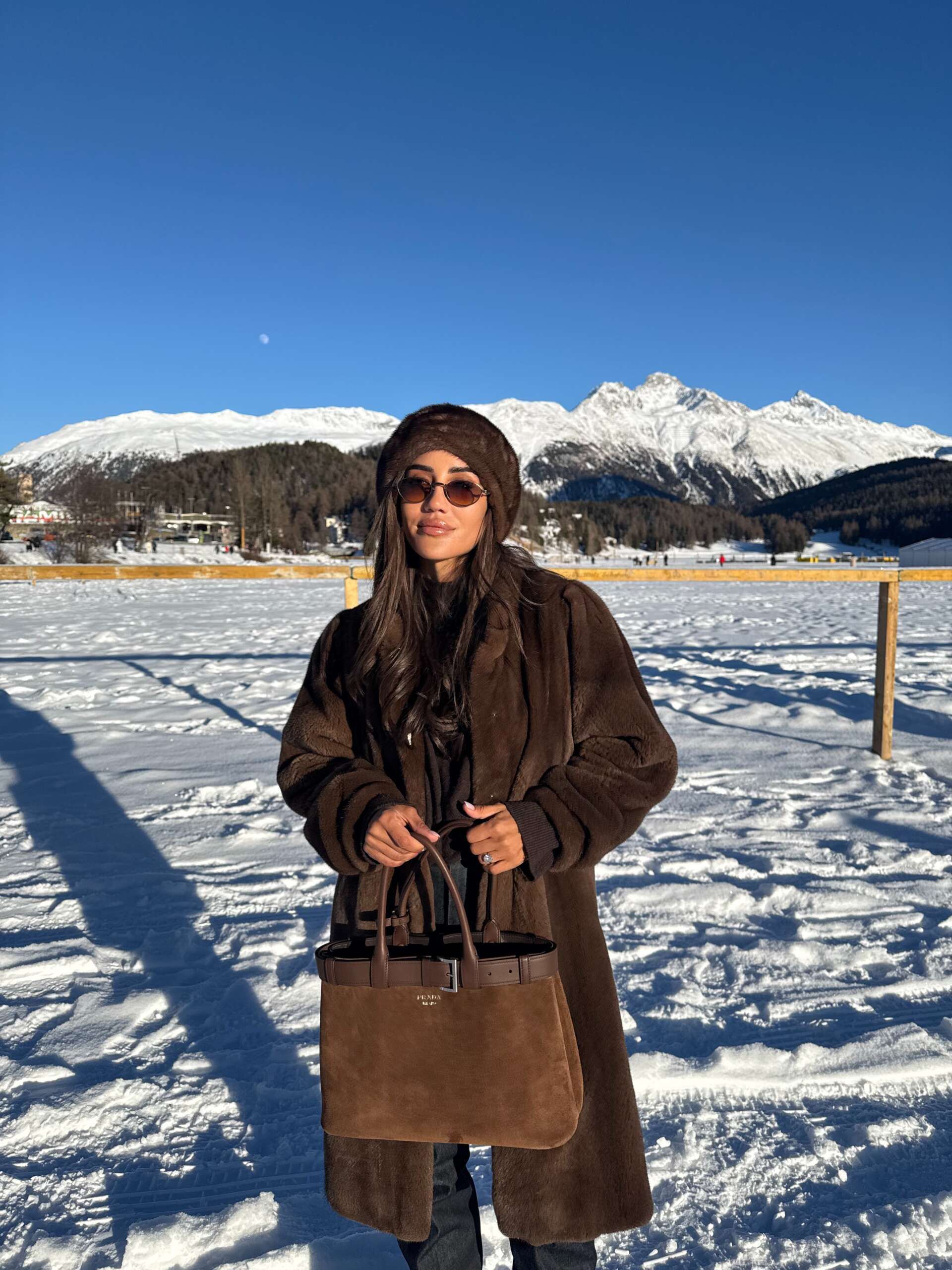Stylish-Mountain-Ski-Outfits Stylish-Mountain-Ski-Outfits