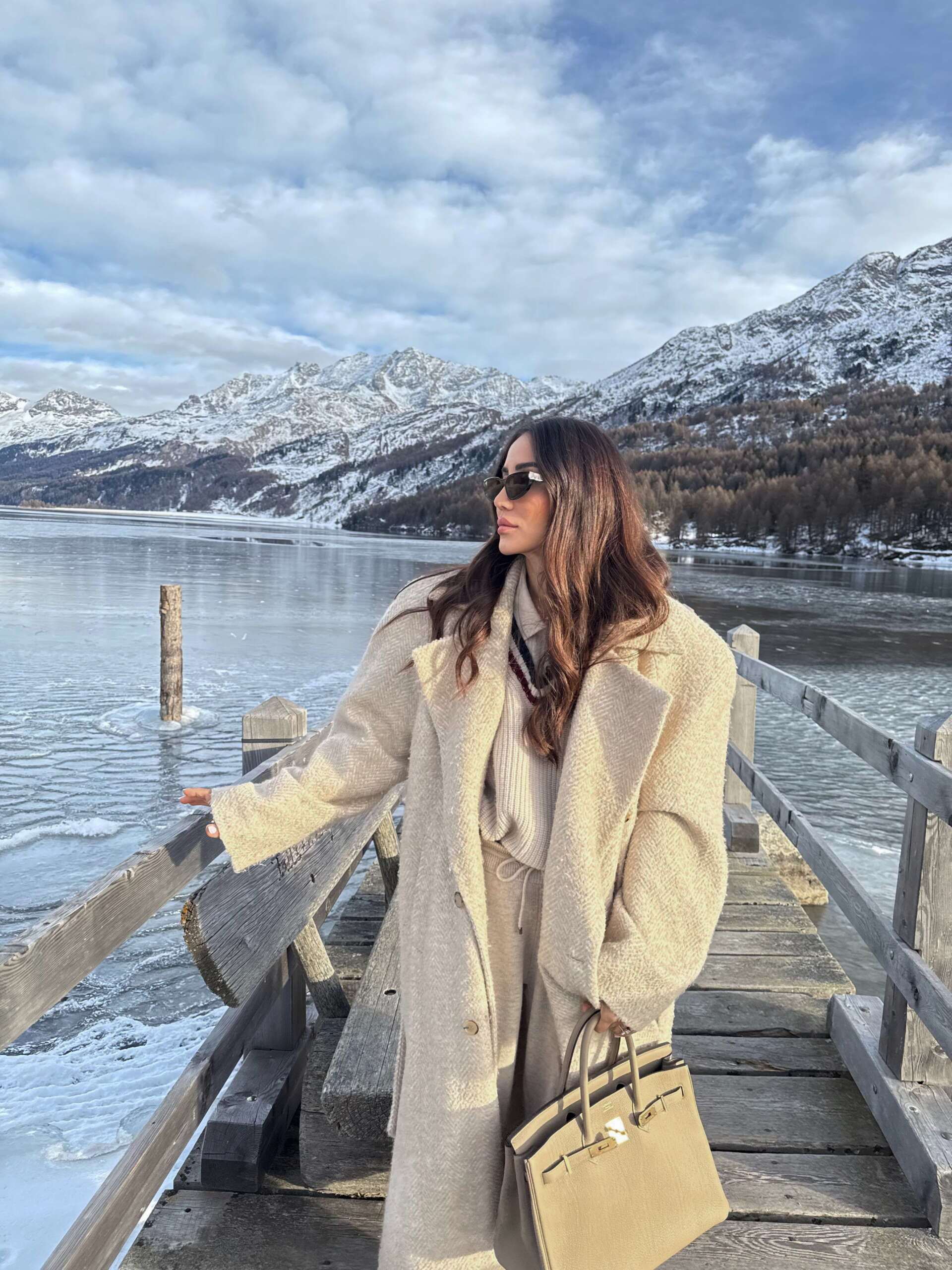 Stylish-Mountain-Ski-Outfits Stylish-Mountain-Ski-Outfits