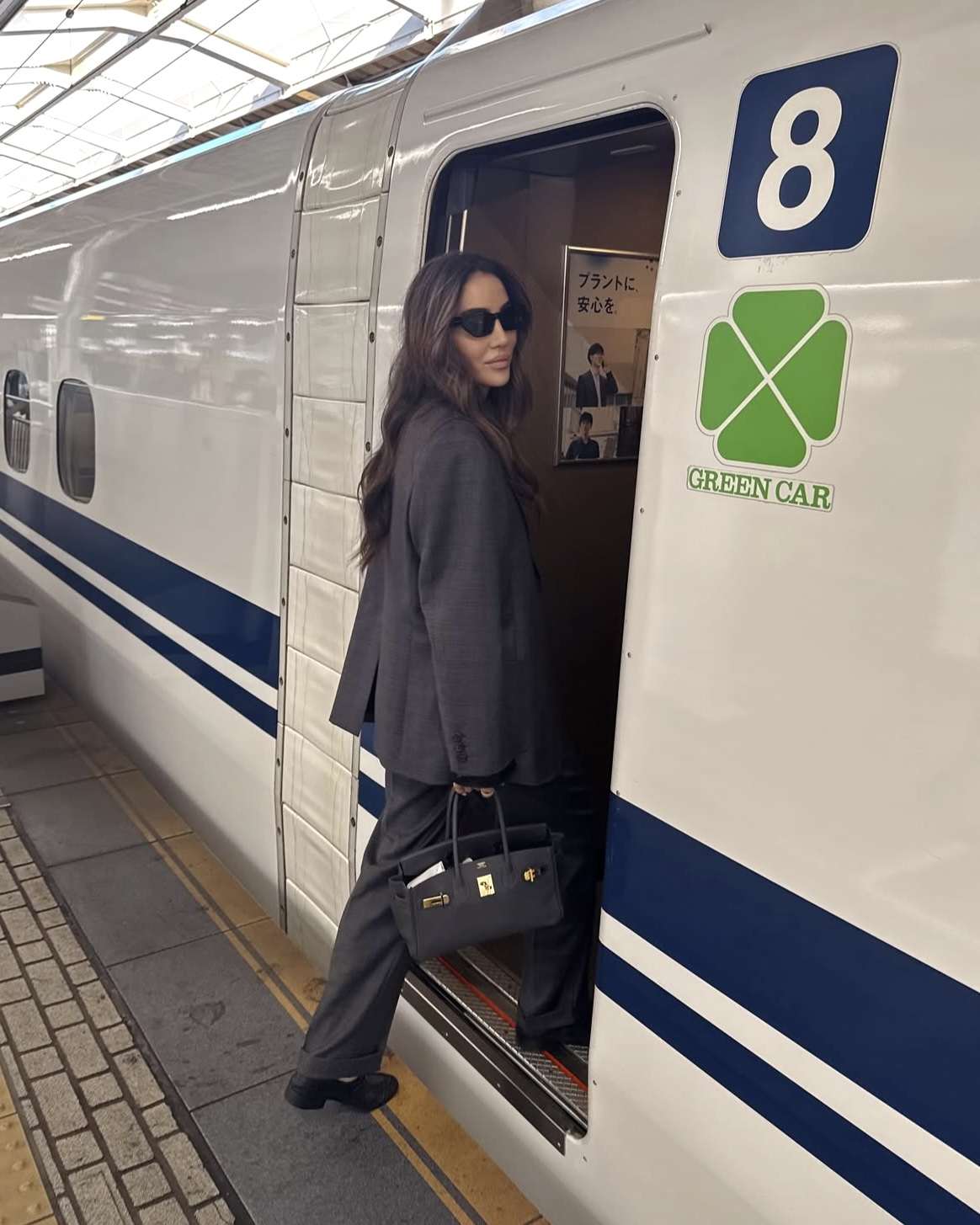 What-to-Wear-in-Tokyo-Outfit-Ideas
