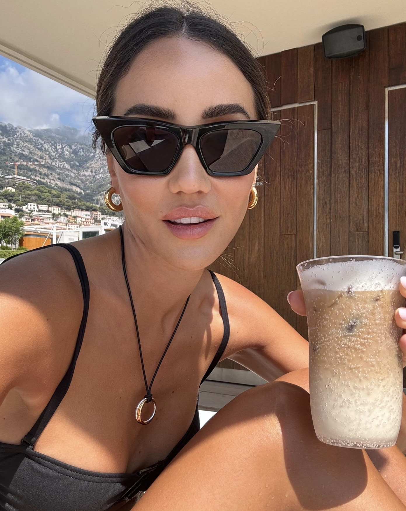 Accessories-That-Makes-Summer-Outfits-Pop