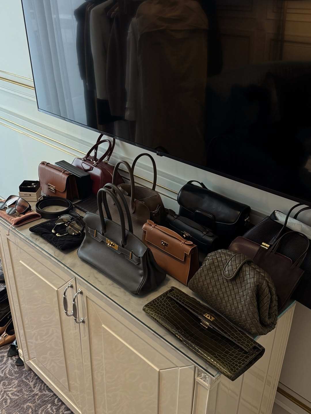 best-autumn-accessories-2025.jpg