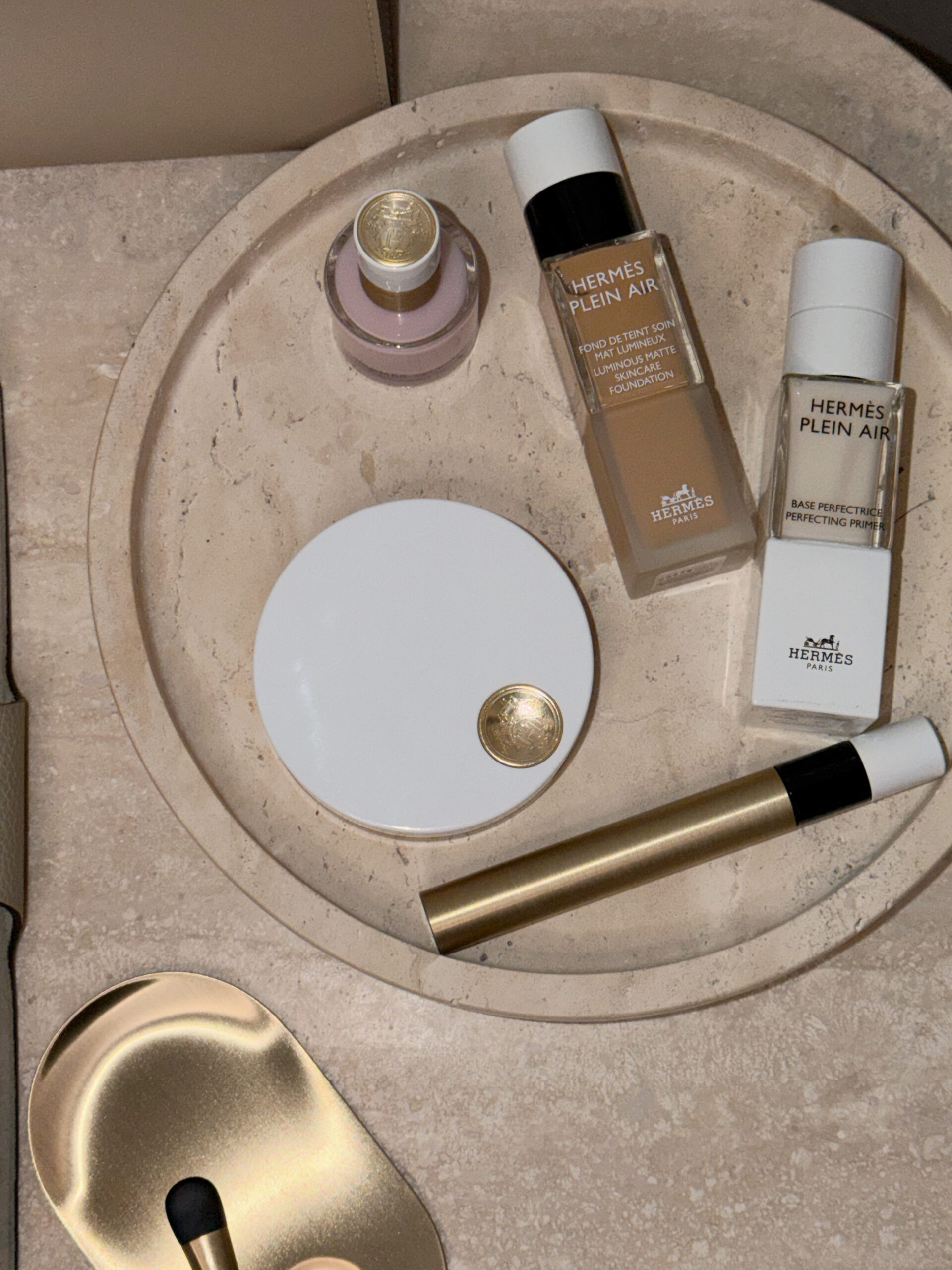 hermes-plein-air-foundation-texture-on-skin