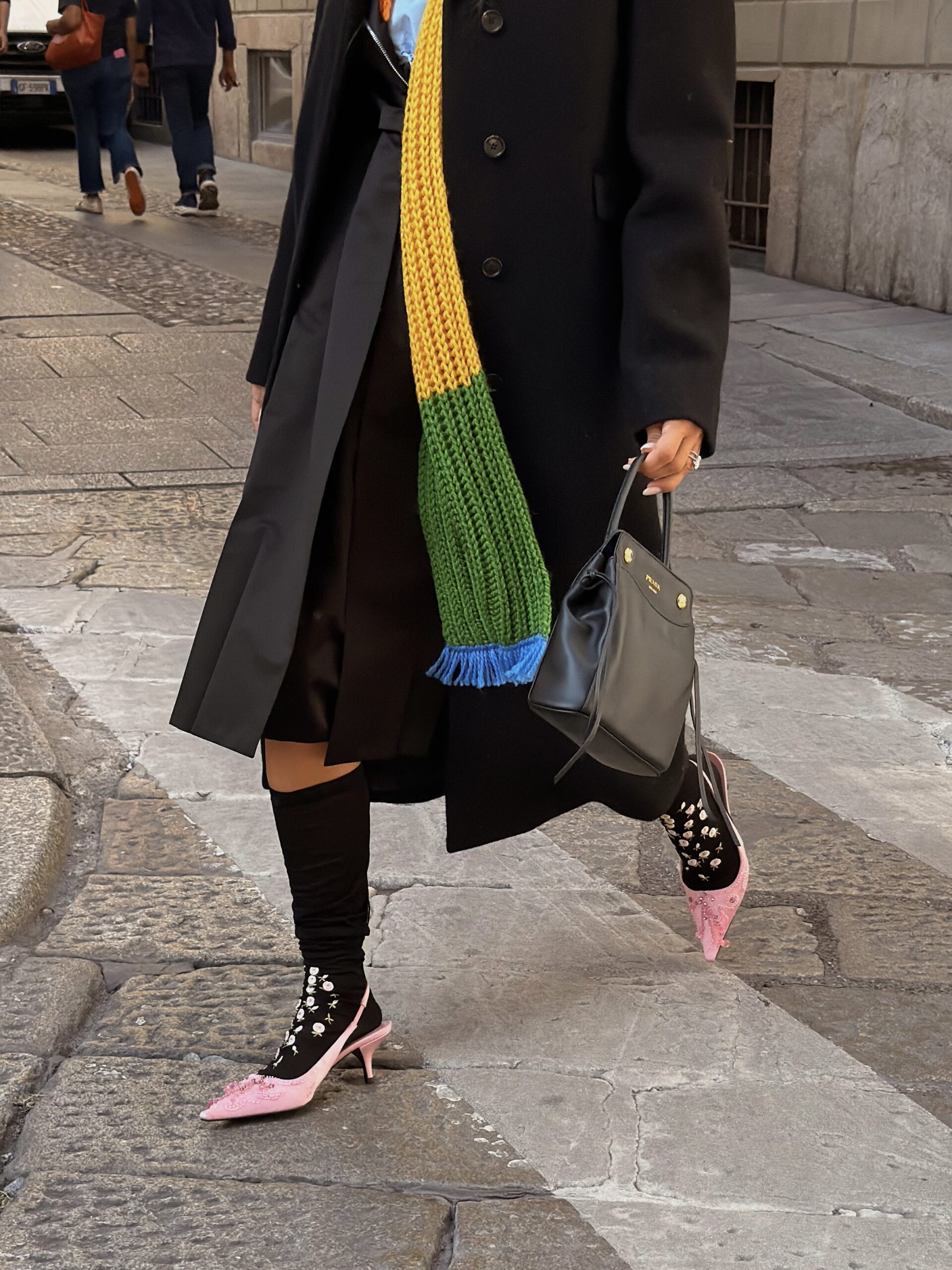 /prada-carry-bag-review/